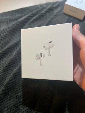 Apple AirPods Pro (2nd Generation) - White Charging Case and Cable